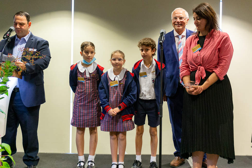 School children and councilors at Australia day awards