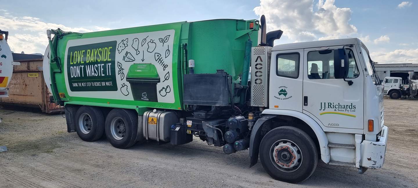 food and green waste collection truck 
