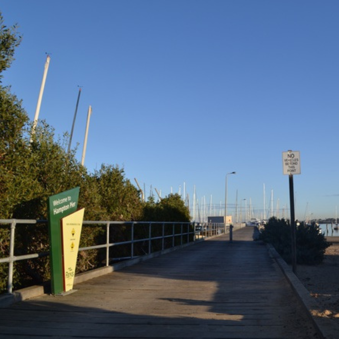 The 'Welcome to Hampton Pier sign.