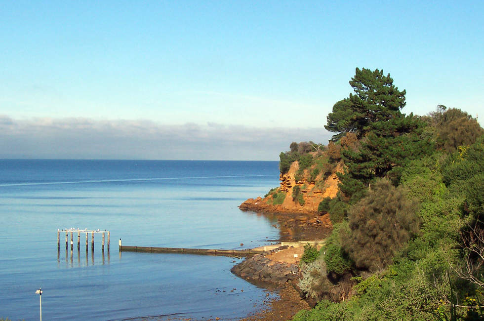 Cliffs and Port Phillip Bay at Beaumaris 