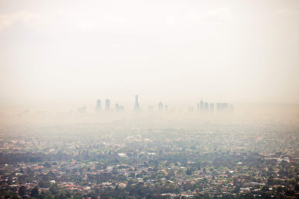 Image of Melbourne City skyline covered by smoke haze